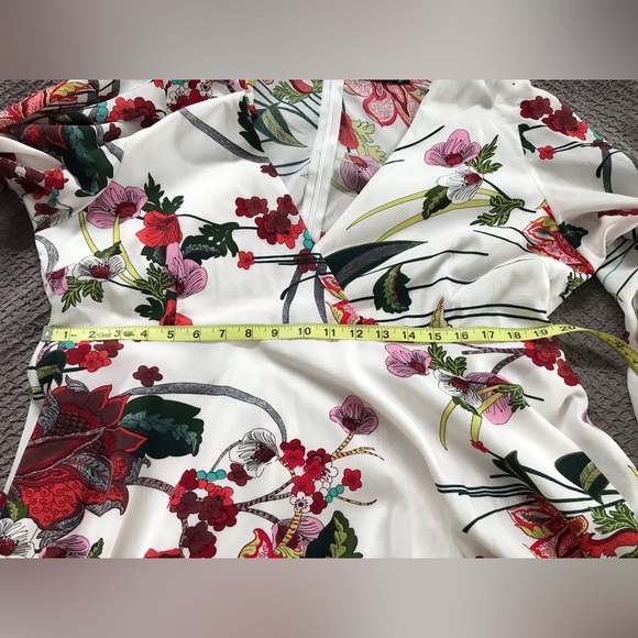 Boohoo beautiful floral dress. Perfect for most any occasion. EUC - Picture 7 of 13